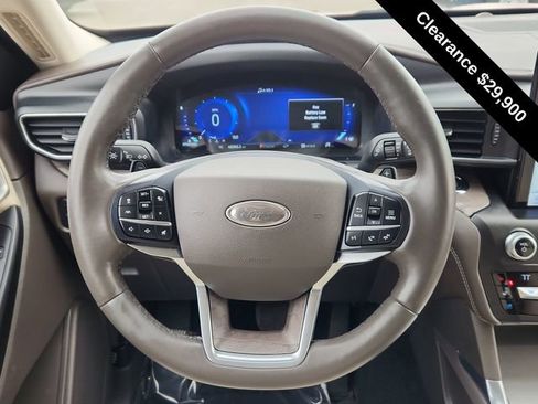 Used 2020 Ford Explorer Platinum w/ Premium Technology Package image 37