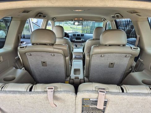 Used 2012 Toyota Highlander FWD image 14