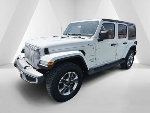 Used 2020 Jeep Wrangler Unlimited Sahara w/ Dual Top Group AWD/4WD image 3