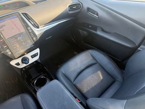 Used 2018 Toyota Prius Four FWD image 10