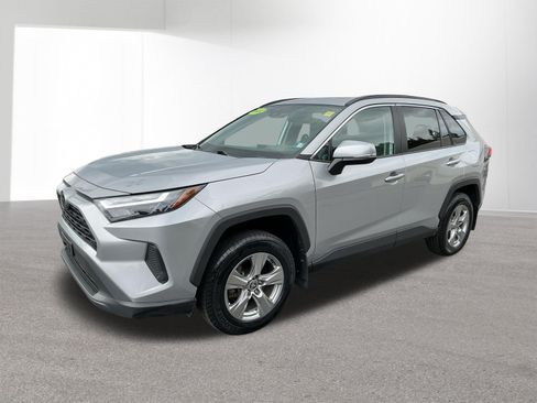 Used 2022 Toyota RAV4 XLE w/ Convenience Package AWD/4WD image 7