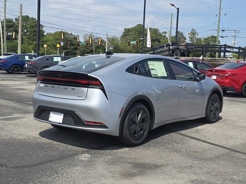 New 2026 Toyota Prius LE image 5