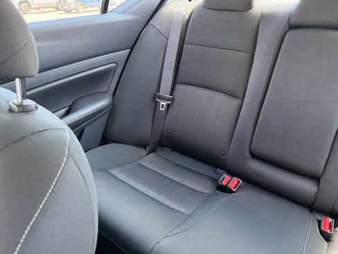 Used 2025 Nissan Altima 2.5 SV image 39