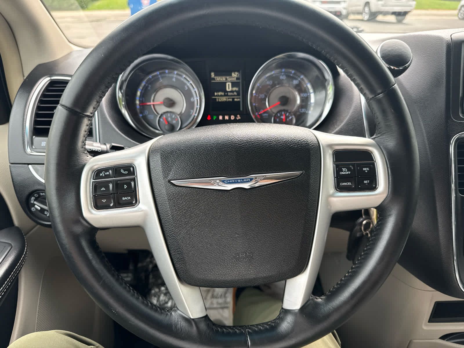 Used 2016 Chrysler Town & Country Touring FWD image 23