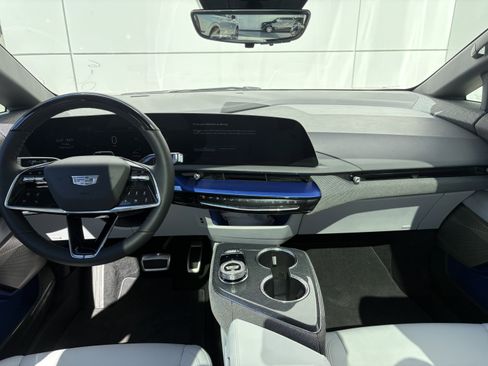 New 2025 Cadillac Optiq Luxury 1 image 19