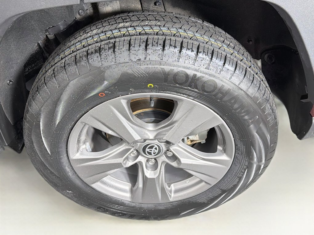 Used 2023 Toyota RAV4 XLE w/ Convenience Package FWD image 32