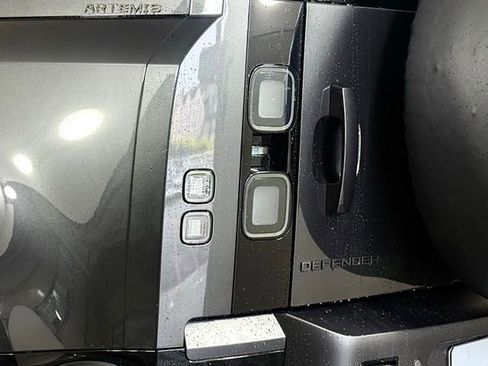 New 2026 Land Rover Defender 110 X-Dynamic SE image 14