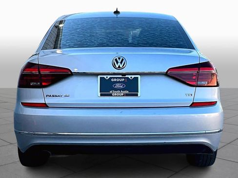 Used 2018 Volkswagen Passat 2.0T SE image 5