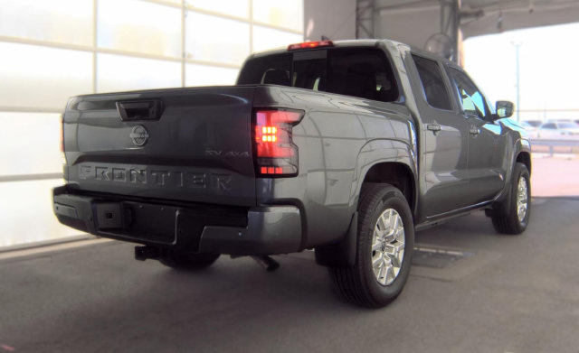 Used 2024 Nissan Frontier SV w/ SV Convenience Package AWD/4WD image 3