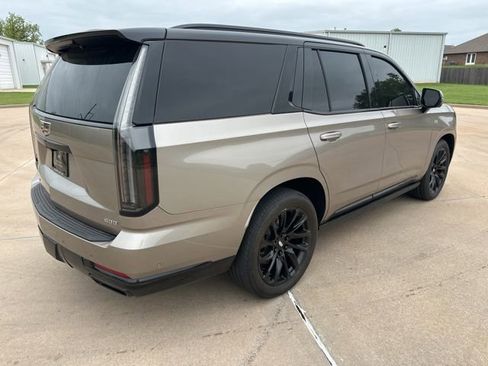 Used 2025 Cadillac Escalade Sport Platinum w/ LPO, Floor Liner Package AWD/4WD image 5