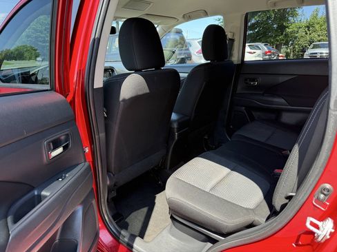 Used 2016 Mitsubishi Outlander SE FWD image 10