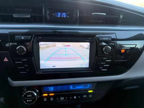 Used 2014 Toyota Corolla LE image 32