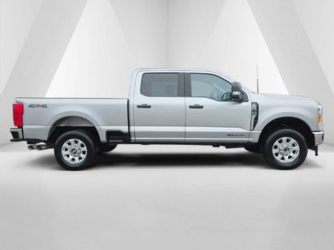 Used 2023 Ford F250 XLT AWD/4WD image 4
