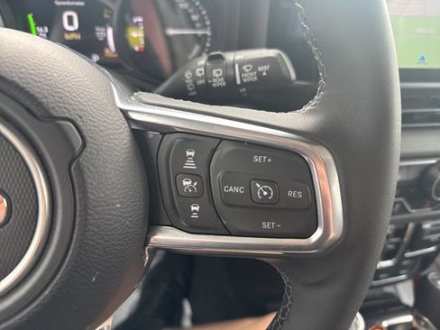Certified 2025 Jeep Wrangler Unlimited Sahara AWD/4WD image 15