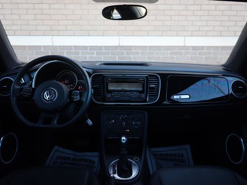 Used 2015 Volkswagen Beetle 1.8T FWD image 17
