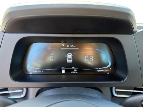 Certified 2024 Hyundai Elantra SE FWD image 11