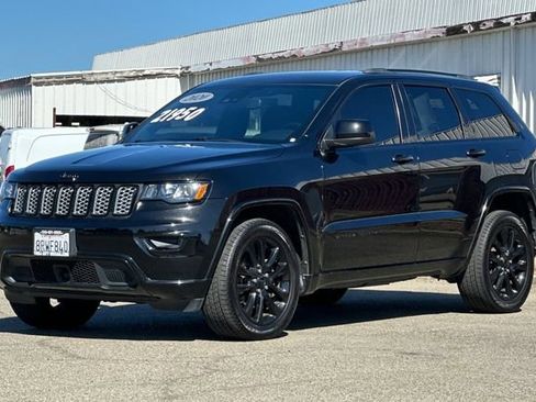 Used 2020 Jeep Grand Cherokee Altitude AWD/4WD image 8