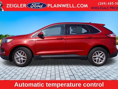 Used 2024 Ford Edge SEL w/ Convenience Package image 3