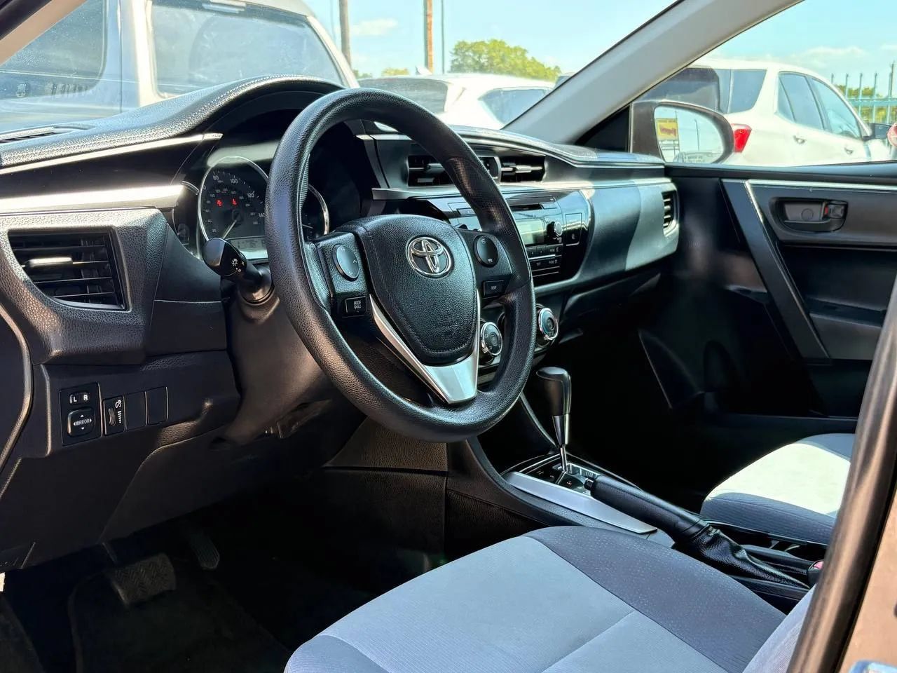 Used 2014 Toyota Corolla L FWD image 18