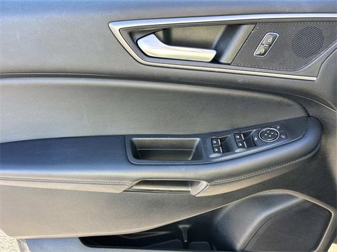 Used 2022 Ford Edge SEL w/ Convenience Package image 32