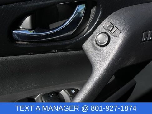 Used 2020 Nissan Rogue SL image 19