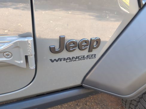Used 2021 Jeep Wrangler Unlimited Willys image 30