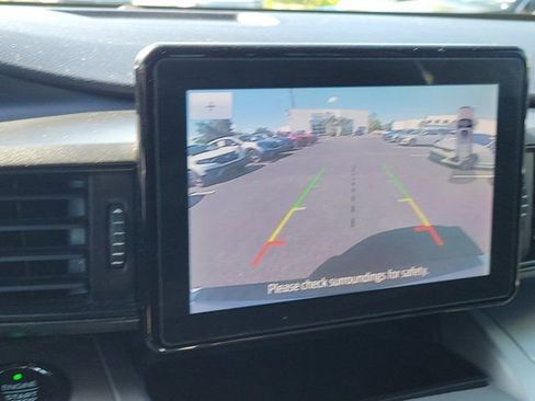 Used 2021 Ford Explorer XLT image 26