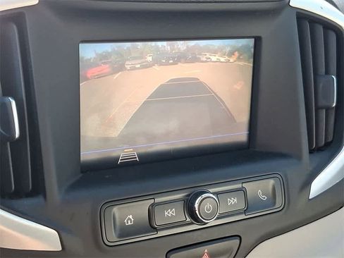 Used 2020 GMC Terrain SLE image 21