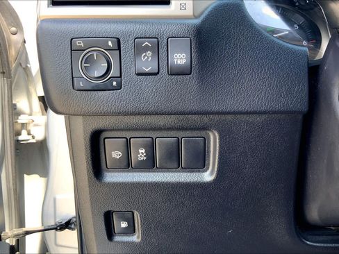 Used 2015 Lexus GX 460 w/ Premium Package AWD/4WD image 33