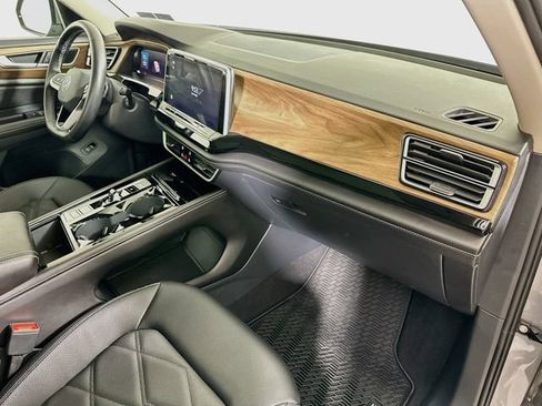 Certified 2026 Volkswagen Atlas SE w/ Panoramic Sunroof Package AWD/4WD image 31