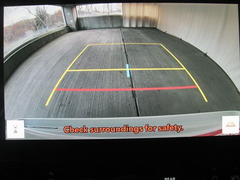 Used 2023 Toyota Highlander Limited image 21