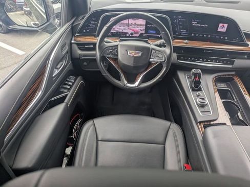 Used 2021 Cadillac Escalade Luxury image 14