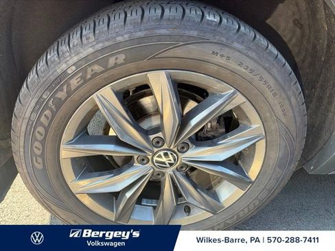 Certified 2023 Volkswagen Tiguan SE w/ Panoramic Sunroof Package AWD/4WD image 15