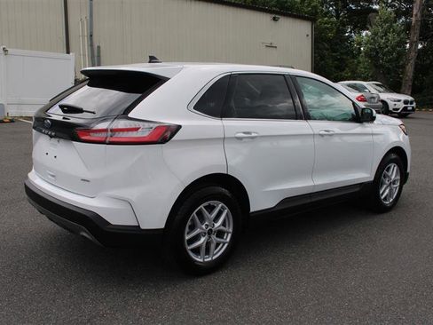 Used 2024 Ford Edge SEL w/ Class II Trailer Tow Package image 8