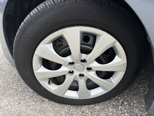 Used 2023 Toyota Corolla LE FWD image 29