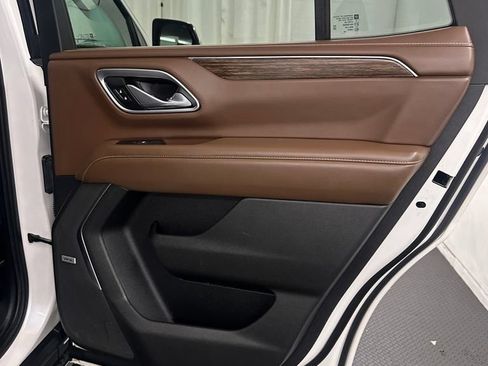 Used 2021 Chevrolet Tahoe High Country w/ Premium Package AWD/4WD image 35