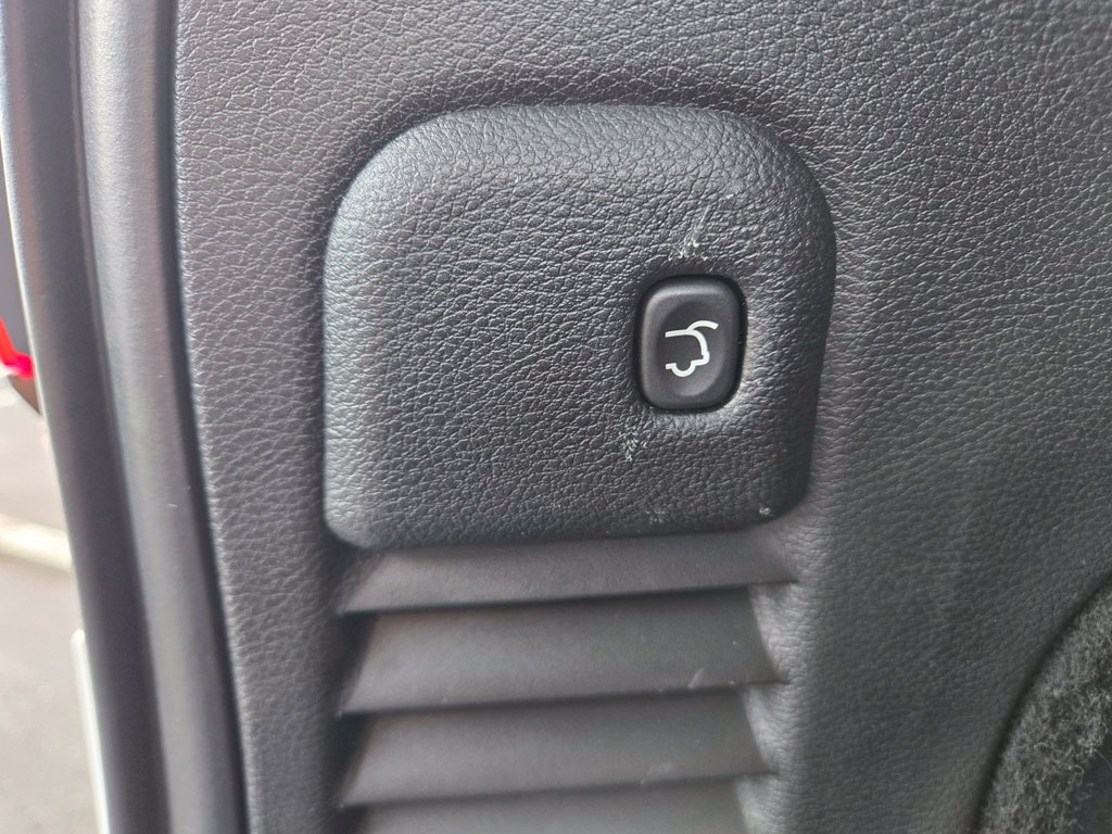 Used 2019 Jeep Grand Cherokee Altitude RWD image 18