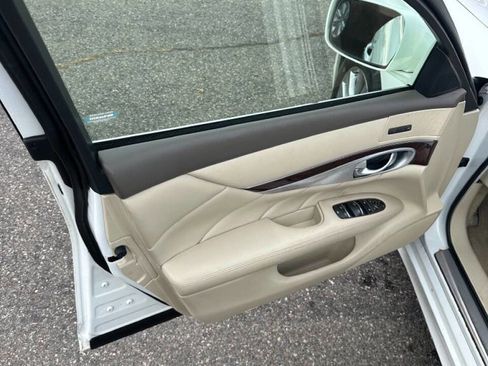 Used 2012 INFINITI M37 x AWD 4dr Sedan w/ Premium Pkg image 8