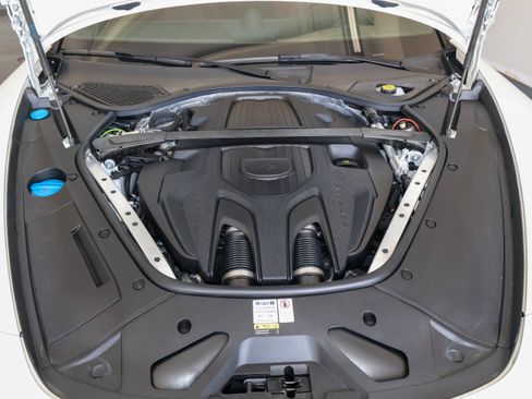 Used 2022 Porsche Panamera image 54