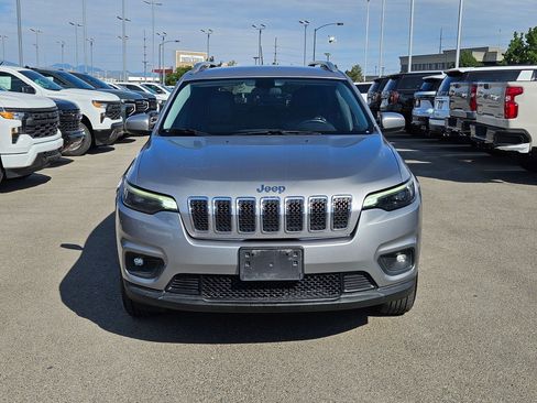 Used 2019 Jeep Cherokee Latitude Plus AWD/4WD image 9