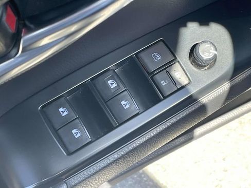 Used 2020 Toyota Camry SE FWD image 13
