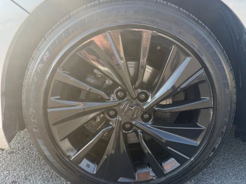 Used 2017 Honda Accord EX image 9