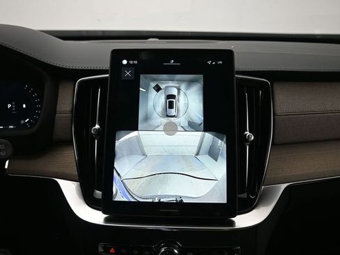 New 2026 Volvo XC90 B6 Plus w/ Protection Package Premier image 22