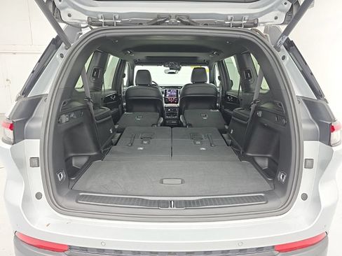 Used 2023 Jeep Grand Cherokee L Laredo AWD/4WD image 51