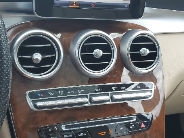 Used 2018 Mercedes-Benz GLC 300 4MATIC image 29