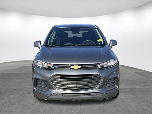Used 2020 Chevrolet Trax LS image 2