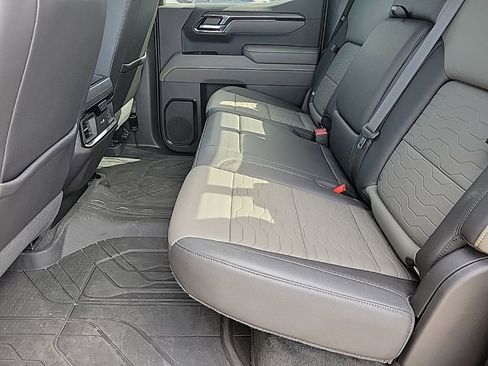 Used 2023 Chevrolet Silverado 1500 ZR2 AWD/4WD image 13