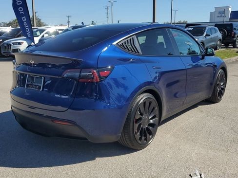Used 2023 Tesla Model Y Performance image 29