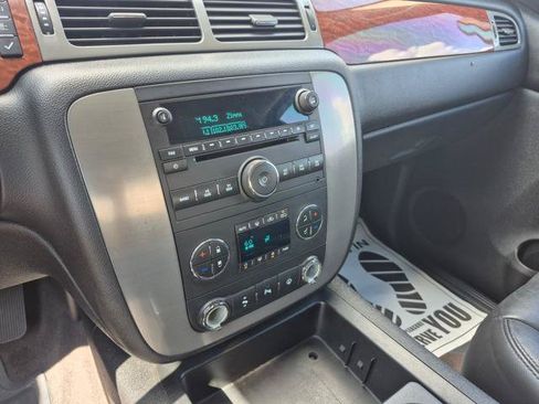 Used 2008 GMC Sierra 2500 SLT w/ Z71 Off-Road Package AWD/4WD image 14