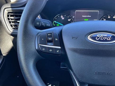 Used 2022 Ford Escape SE image 18